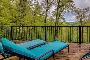 Modern Fairview Retreat: Spacious Deck + Mtn View!