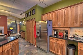 Idyllic Dtwn Anchorage Condo w/ Fireplace!