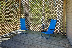 Cozy Gulf Breeze Home, 3 Mi to East Bay!