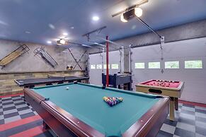 17-seat Theater, Hot Tub & Game Room: Ideal Home!