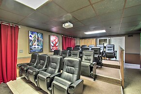 17-seat Theater, Hot Tub & Game Room: Ideal Home!