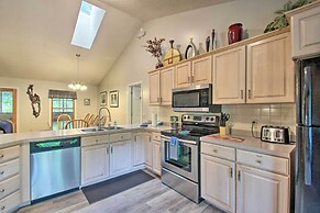 17-seat Theater, Hot Tub & Game Room: Ideal Home!