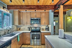 Game Room & Deck: Oso Cozy Cabin in Arnold!