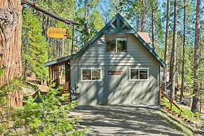 Game Room & Deck: Oso Cozy Cabin in Arnold!