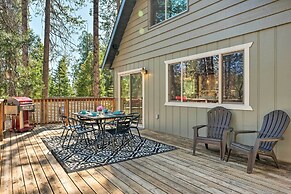 Game Room & Deck: Oso Cozy Cabin in Arnold!