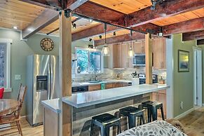 Game Room & Deck: Oso Cozy Cabin in Arnold!