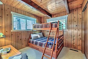 Game Room & Deck: Oso Cozy Cabin in Arnold!