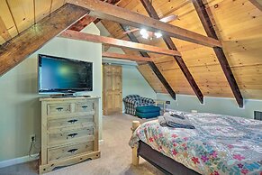 Game Room & Deck: Oso Cozy Cabin in Arnold!