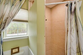 Lake Granbury Fishing Escape w/ Dock & Kayaks!