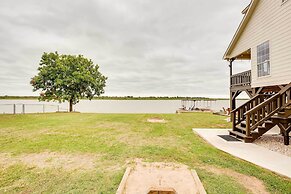 Lake Granbury Fishing Escape w/ Dock & Kayaks!