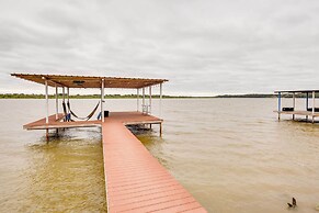 Lake Granbury Fishing Escape w/ Dock & Kayaks!