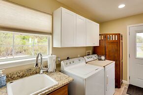 Lake Granbury Fishing Escape w/ Dock & Kayaks!