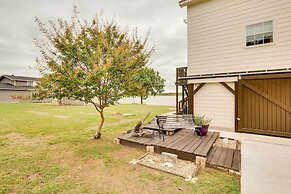 Lake Granbury Fishing Escape w/ Dock & Kayaks!