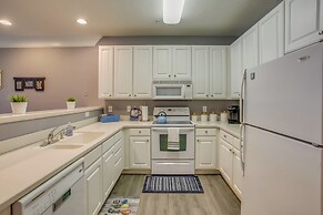 Updated Condo: Access to Golf & Beaches