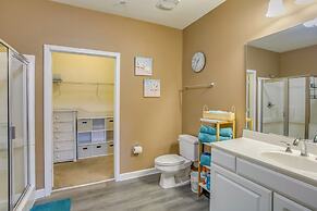 Updated Condo: Access to Golf & Beaches