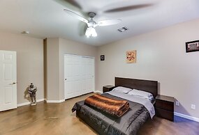 Pool, Fire Pit & Grill: Chandler Oasis!