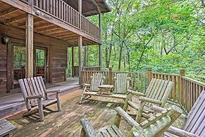 Spacious & Secluded Cabin: 25 Mi to Bentonville!