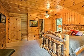 Spacious & Secluded Cabin: 25 Mi to Bentonville!