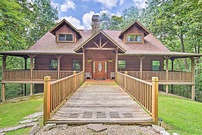 Spacious & Secluded Cabin: 25 Mi to Bentonville!