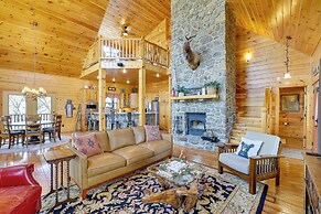 Spacious & Secluded Cabin: 25 Mi to Bentonville!