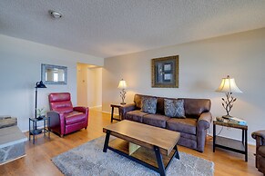 Resort Lincoln Condo w/ Ocean Views & Pool Access!