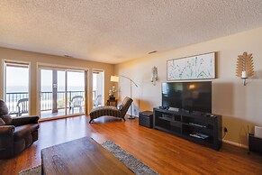 Resort Lincoln Condo w/ Ocean Views & Pool Access!