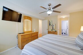 Resort Lincoln Condo w/ Ocean Views & Pool Access!