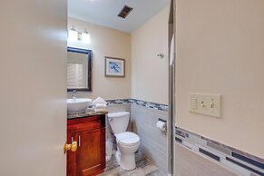 Resort Lincoln Condo w/ Ocean Views & Pool Access!