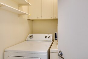 Resort Lincoln Condo w/ Ocean Views & Pool Access!