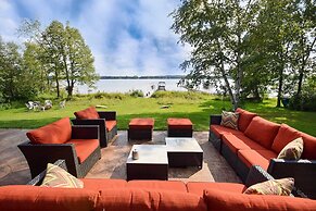 Cabin w/ Gradual Slope to Sandy Bottom Swimming!