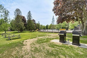 Harbor Springs Condo w/ Fireplace Near Skiing!