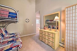 Harbor Springs Condo w/ Fireplace Near Skiing!