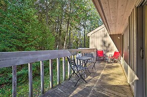 Harbor Springs Condo w/ Fireplace Near Skiing!