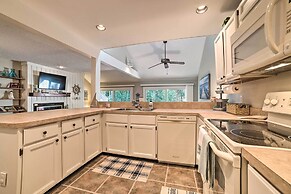 Harbor Springs Condo w/ Fireplace Near Skiing!
