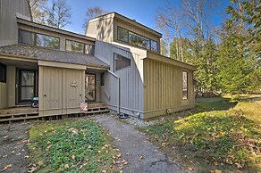 Harbor Springs Condo w/ Fireplace Near Skiing!