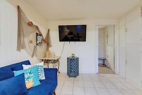 2 Blocks to Bay: Cabana Breeze' Rockport Rental!