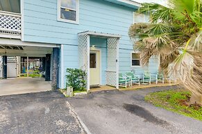 Cabana Breeze' Rockport Rental: 2 Blocks to Bay!