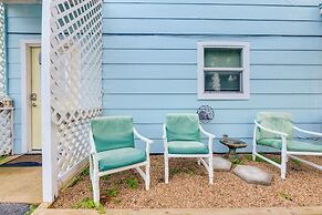 2 Blocks to Bay: Cabana Breeze' Rockport Rental!