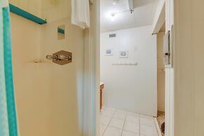 2 Blocks to Bay: Cabana Breeze' Rockport Rental!