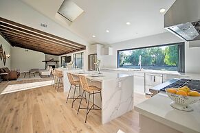 Family Retreat - Private Tennis Court & Game Room