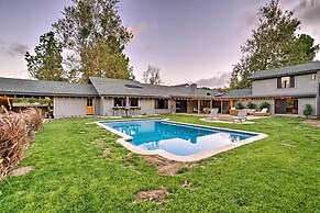 Family Retreat - Private Tennis Court & Game Room