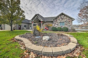 Lakefront Retreat on 18 Acres w/ Hot Tub!