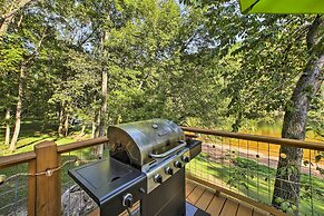 Cozy Waterfront Cottage w/ Deck on White River!