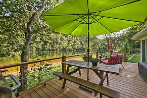 Cozy Waterfront Cottage w/ Deck on White River!