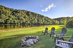 Cozy Waterfront Cottage w/ Deck on White River!