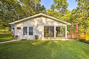 Cozy Waterfront Cottage w/ Deck on White River!
