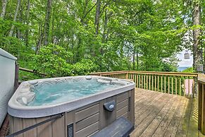 Eagle View Lodge - Luxury Home With Hot Tub!
