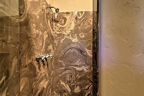 Thumb Butte Views + Near Hiking: Prescott Studio