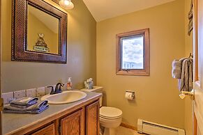 Townhome w/ Club Access on Shuttle Stop