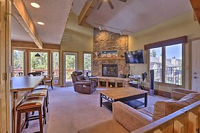 Townhome w/ Club Access on Shuttle Stop